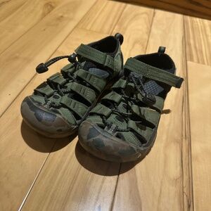 Keens kids sandals size 13